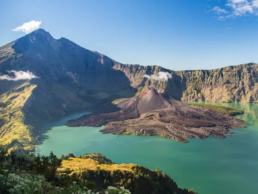Mount Rinjani Trekking: Epic Summit & Crater Rim Adventure